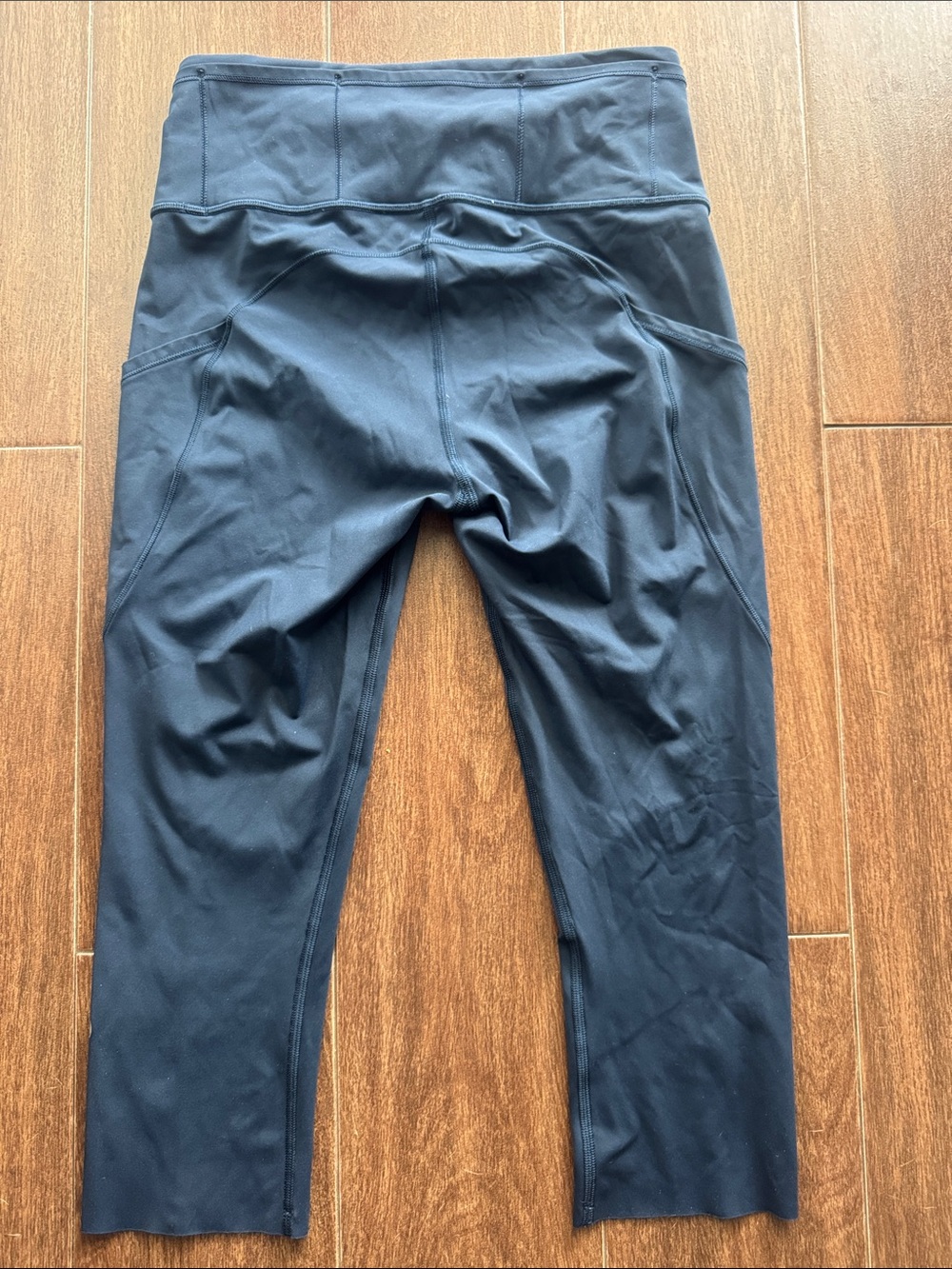 Lululemon • Fast & Free Crop II *Nulux 19"
Midnight Navy Size 6 - Picture 10 of 16